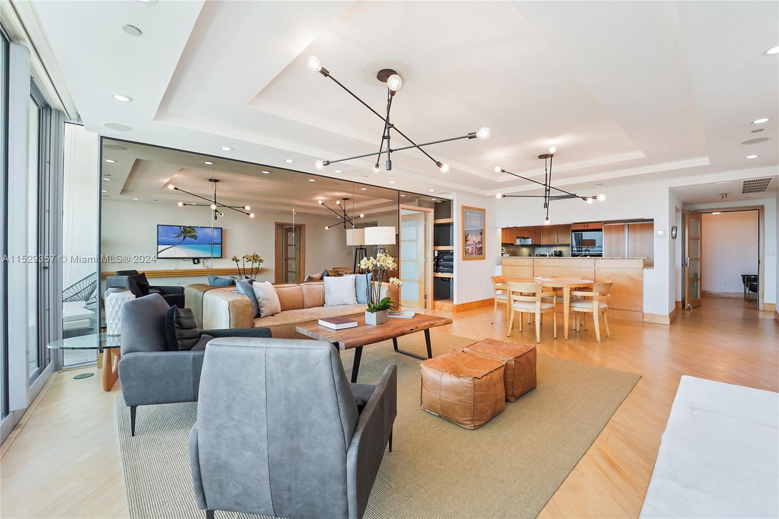 IL VILLAGGIO ON SOUTH BEA - Residential