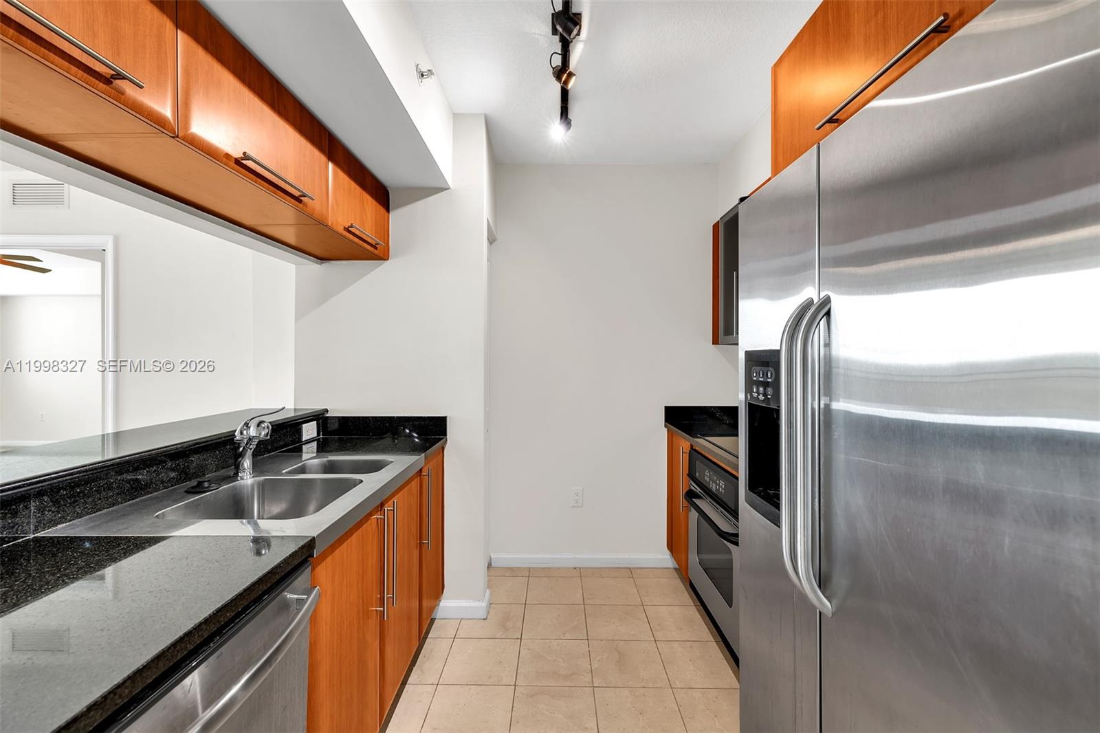 SYMPHONY NORTH CONDO - Residential Lease