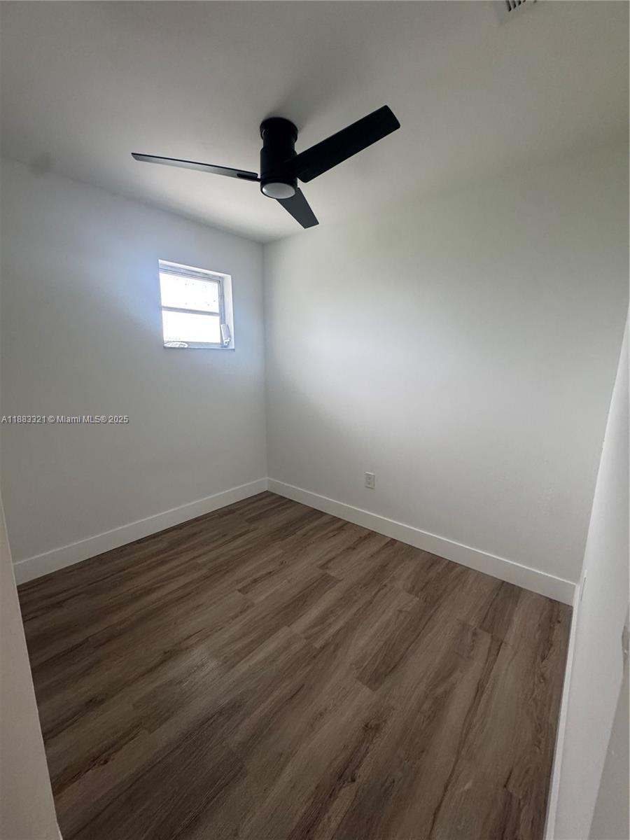 AMND MIAMI SUBURBAN ACRES - Residential Lease