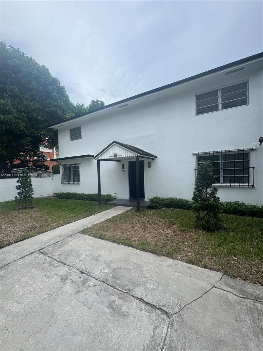 3240 SW 22nd Ter 2