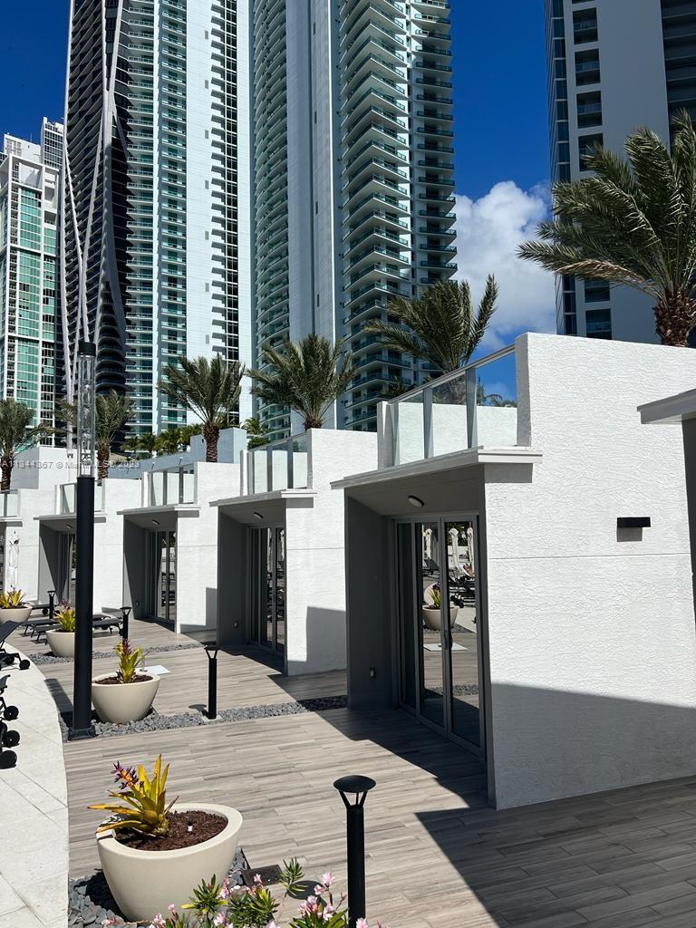 Paramount - Residential