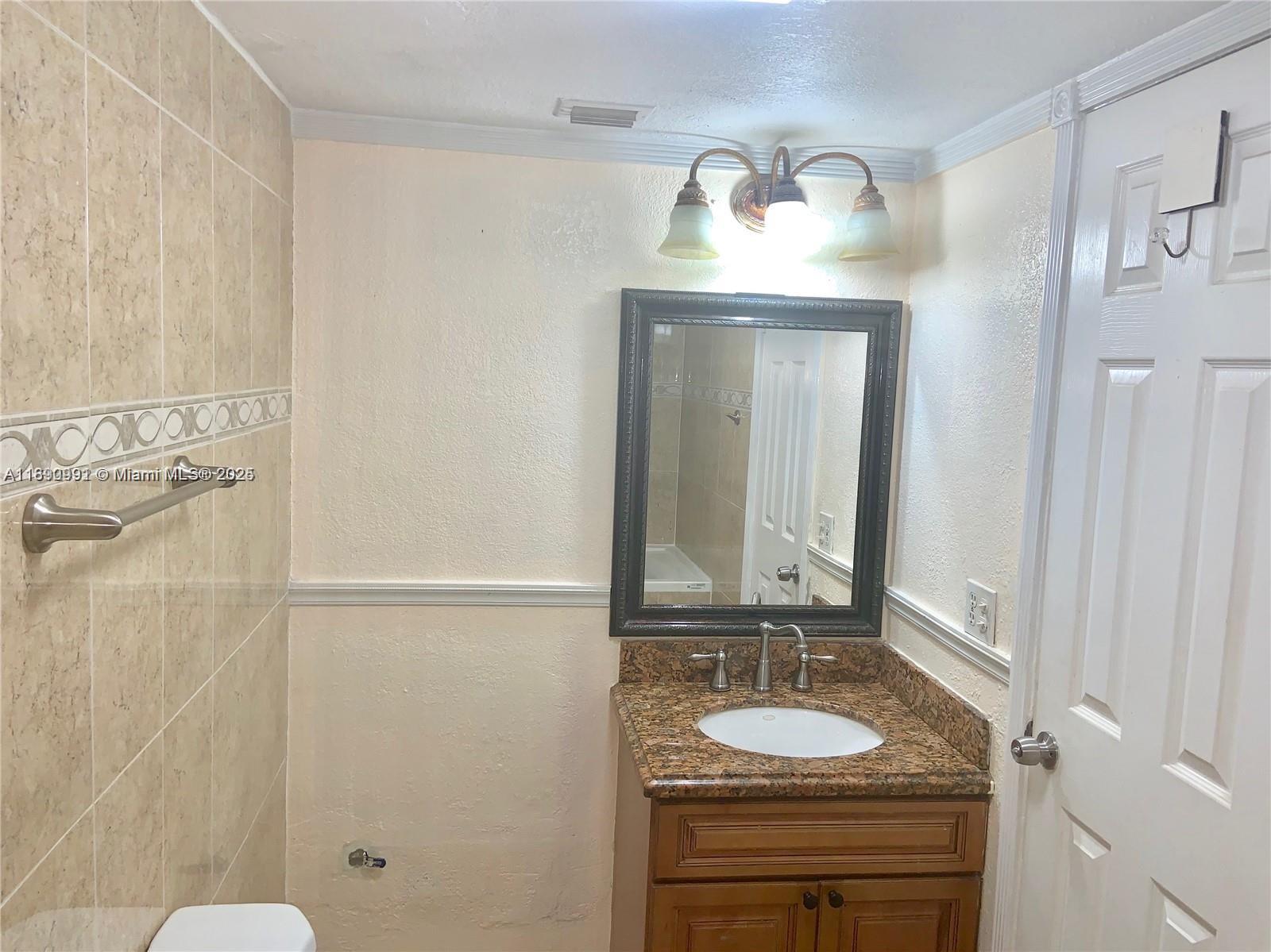 LOS PALACIOS BY MIAMI LAKE - Residential Lease