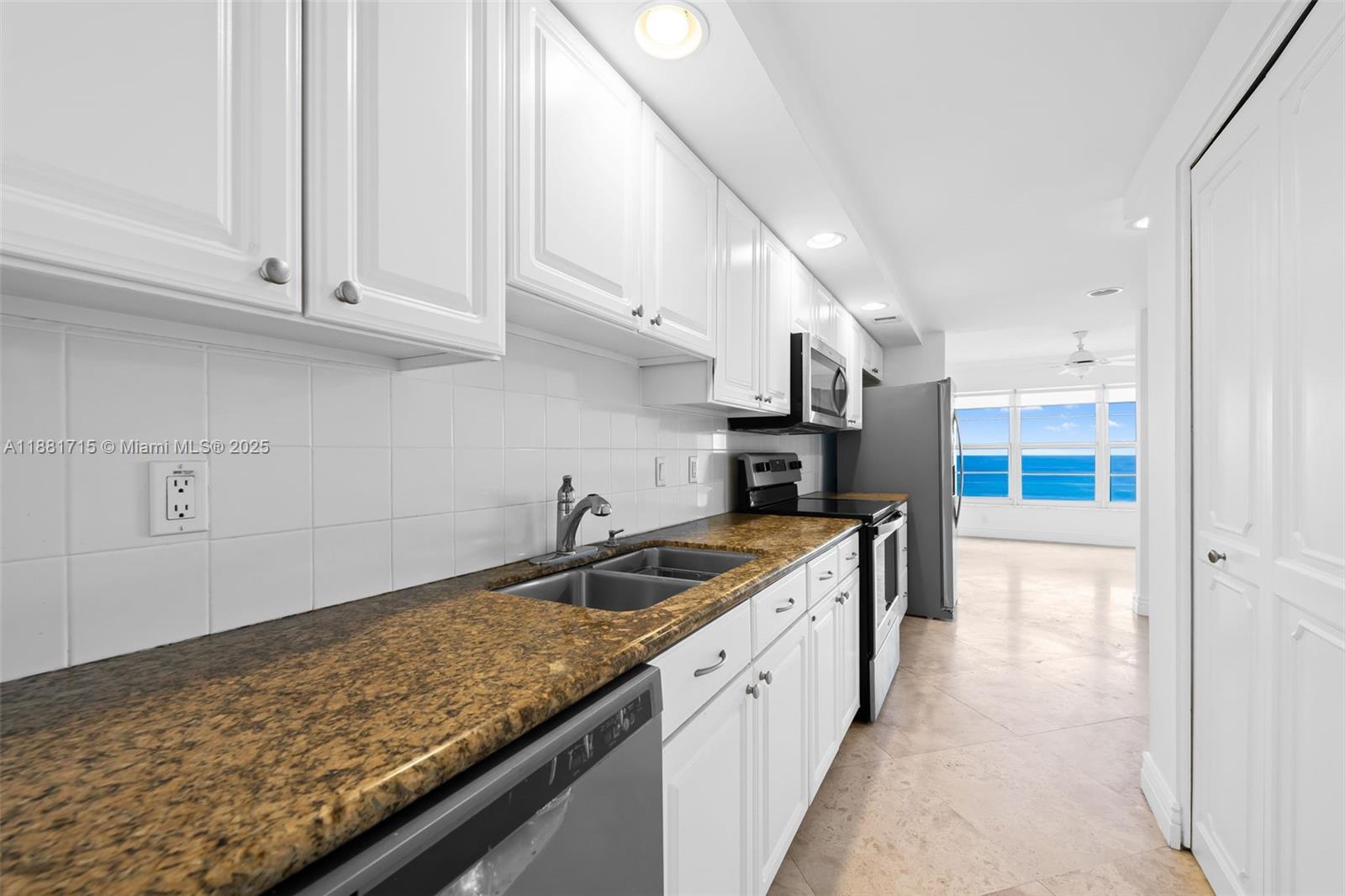 PLAYA DEL SOL CONDO - Residential