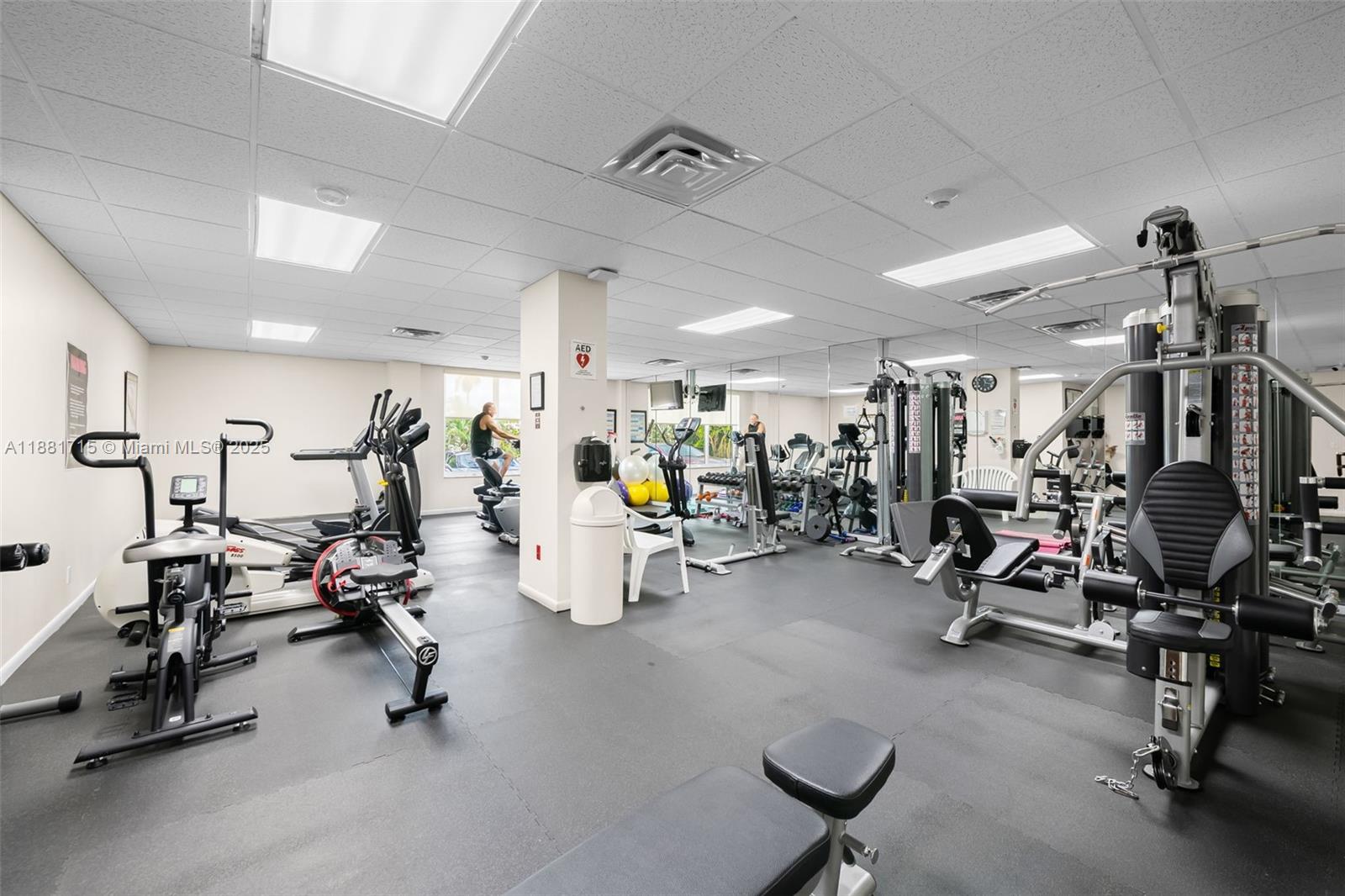 PLAYA DEL SOL CONDO - Residential