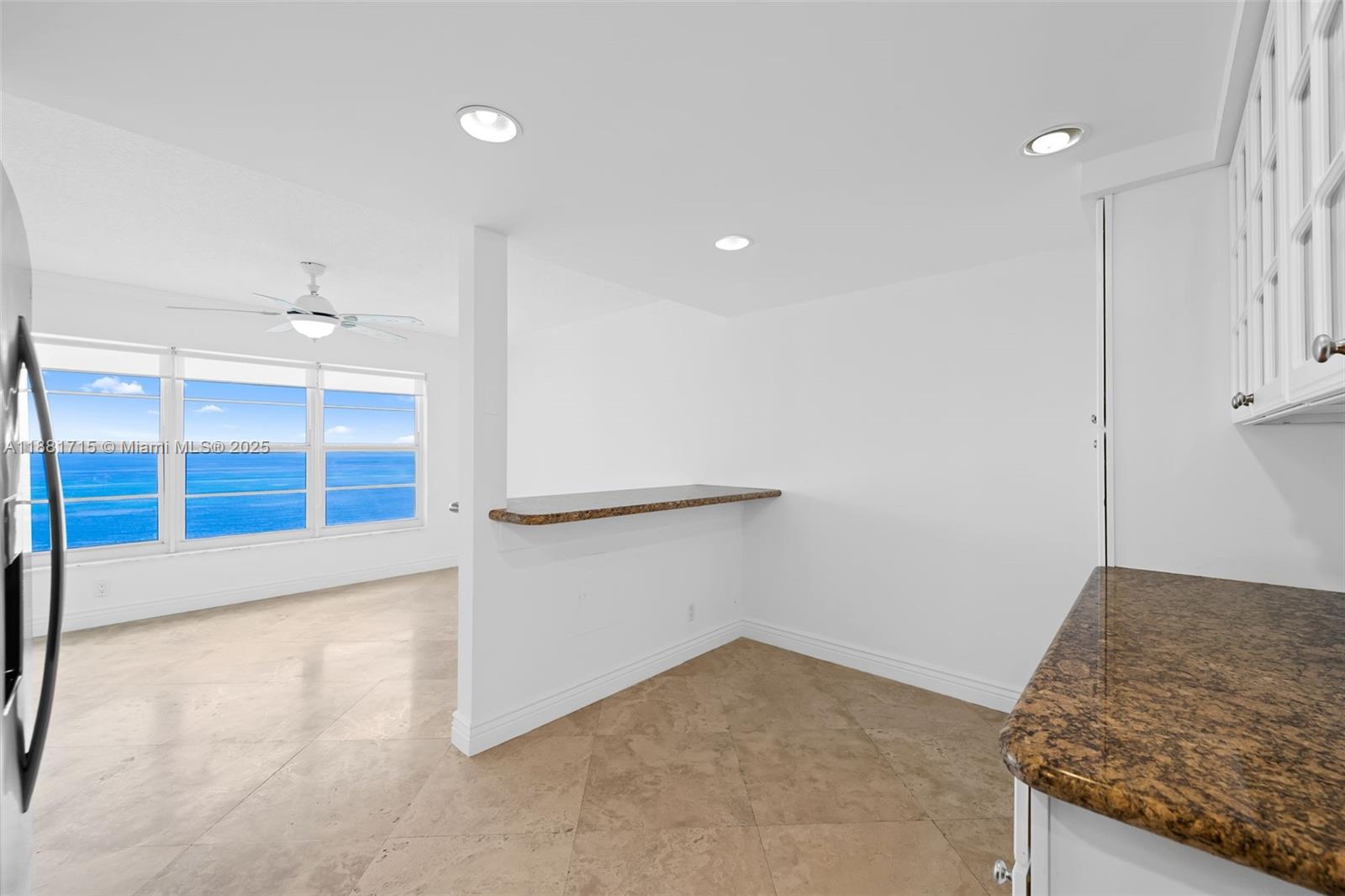 PLAYA DEL SOL CONDO - Residential