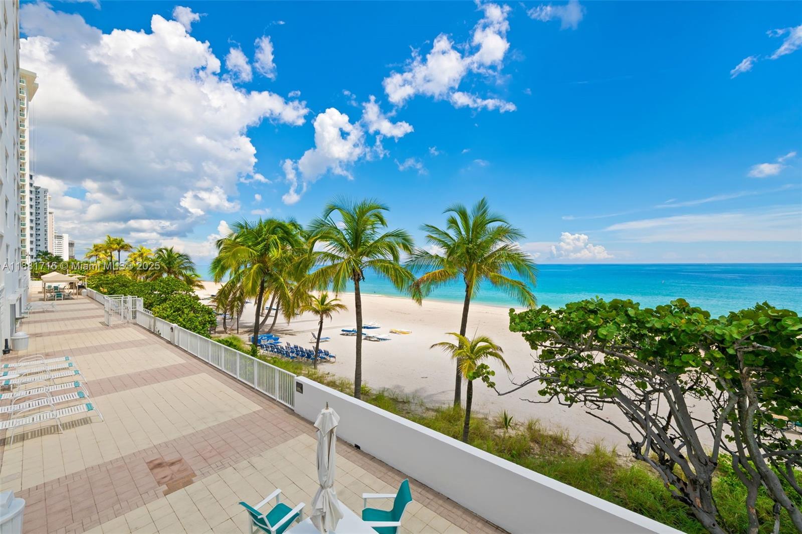 PLAYA DEL SOL CONDO - Residential