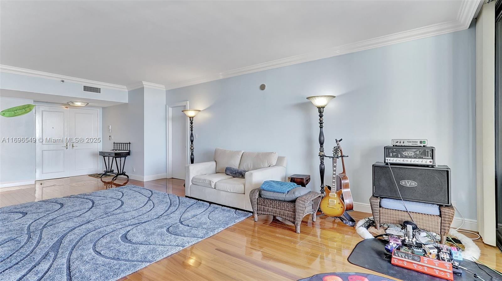 20281 E Country Club Dr 1904