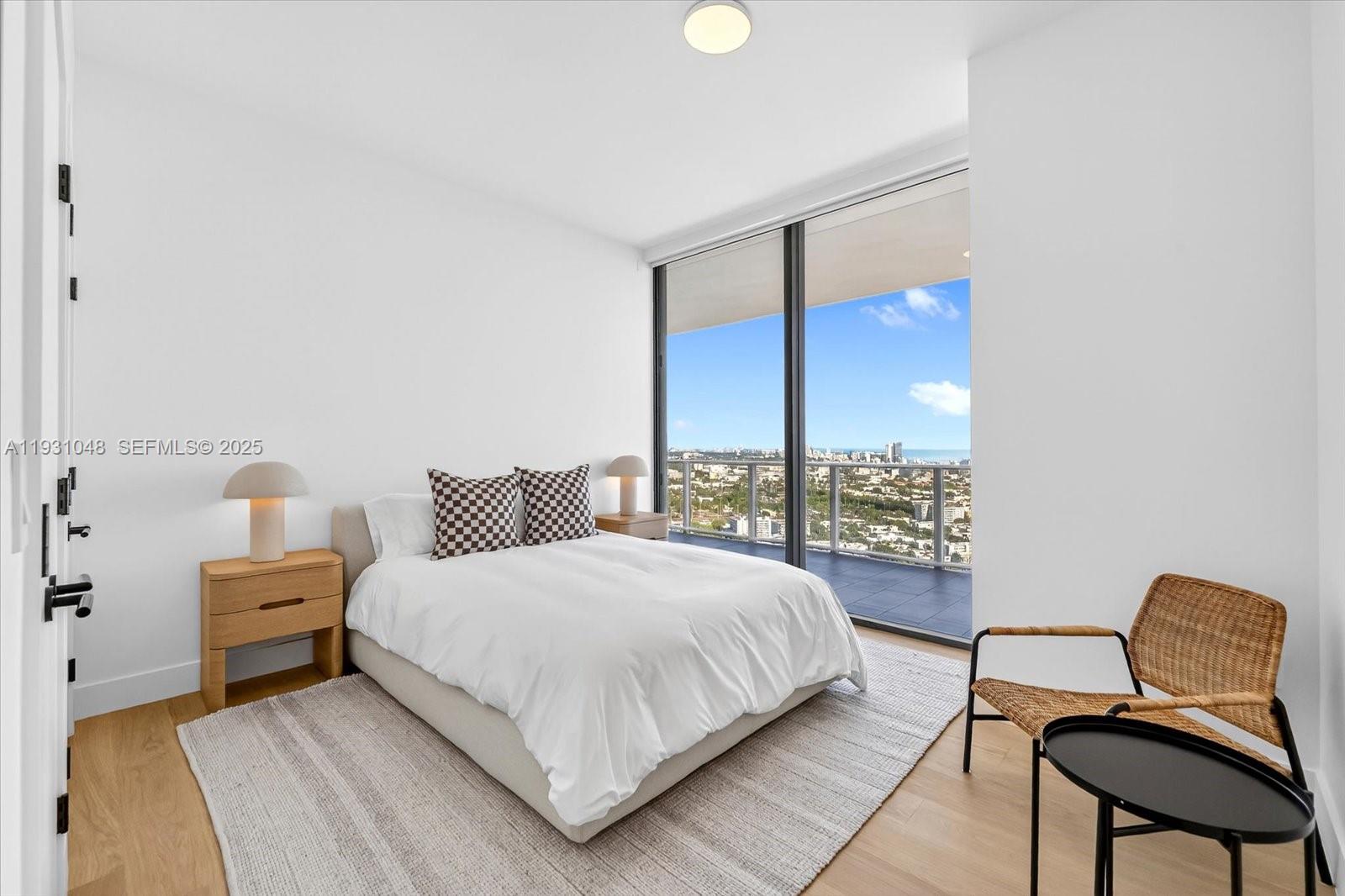 FIVE PARK CONDO - Residential