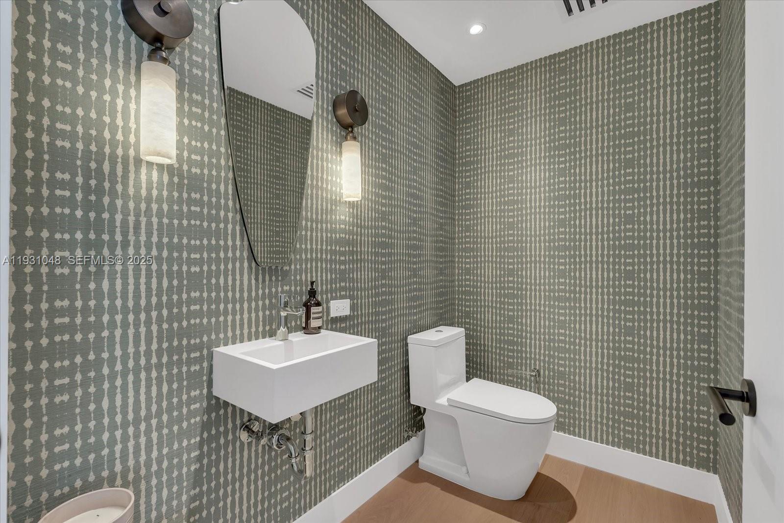 FIVE PARK CONDO - Residential