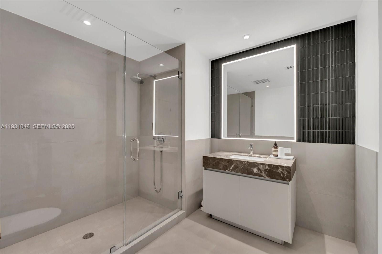 FIVE PARK CONDO - Residential