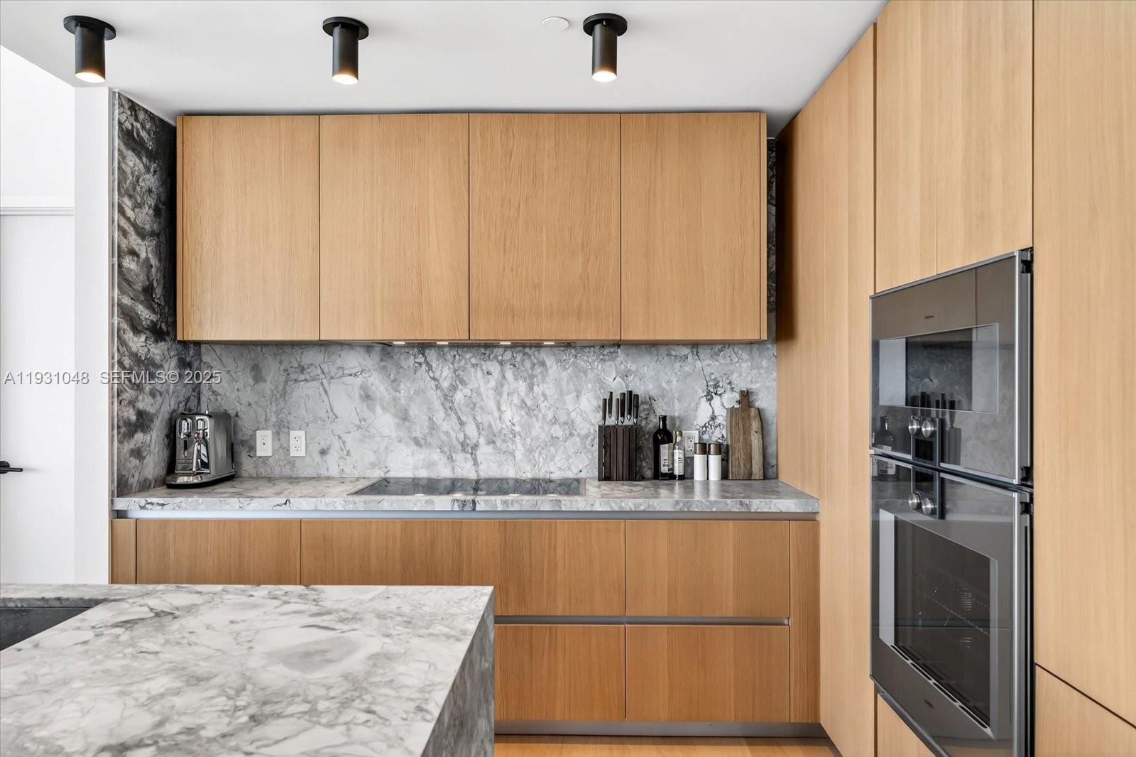 FIVE PARK CONDO - Residential