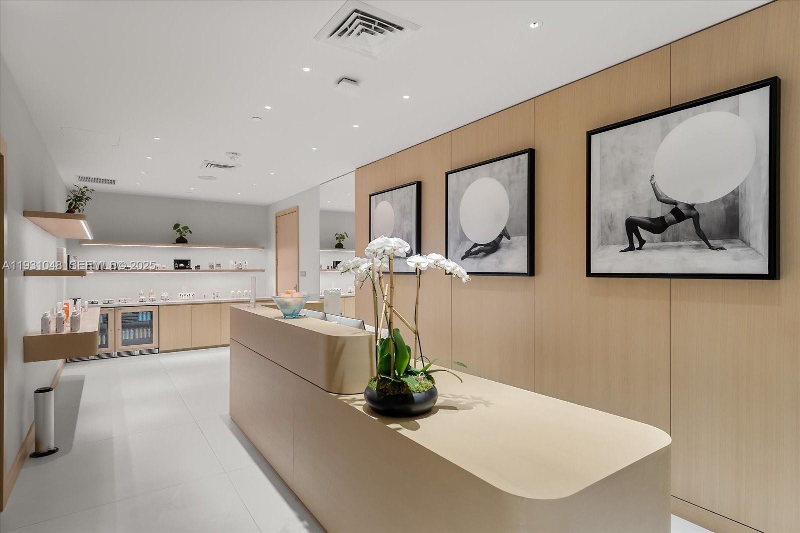 FIVE PARK CONDO - Residential