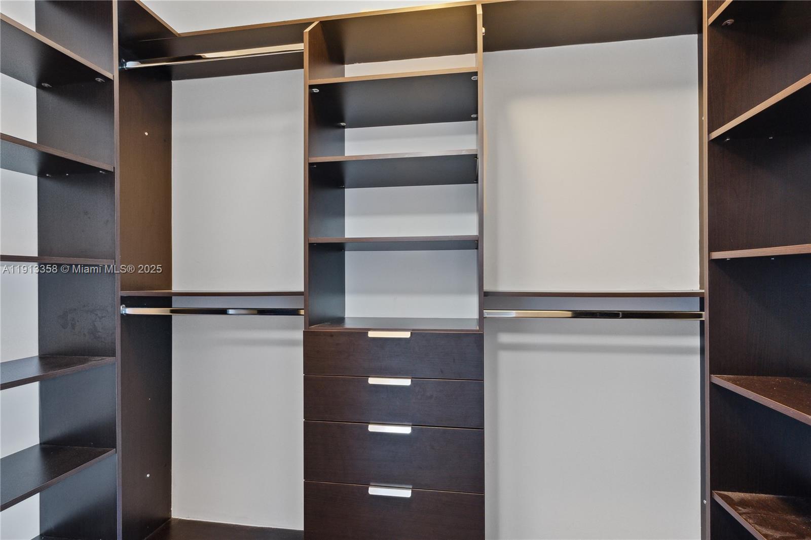 LA PERLA CONDO - Residential Lease