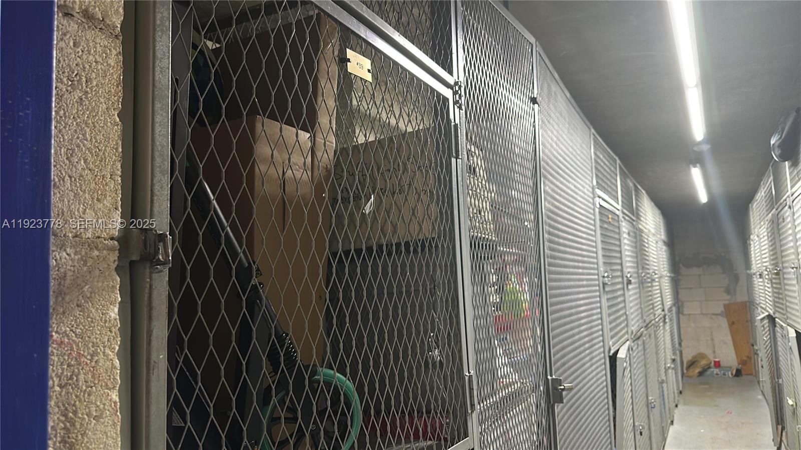 BUILDING SIX OF RACQUET C - Residential Lease