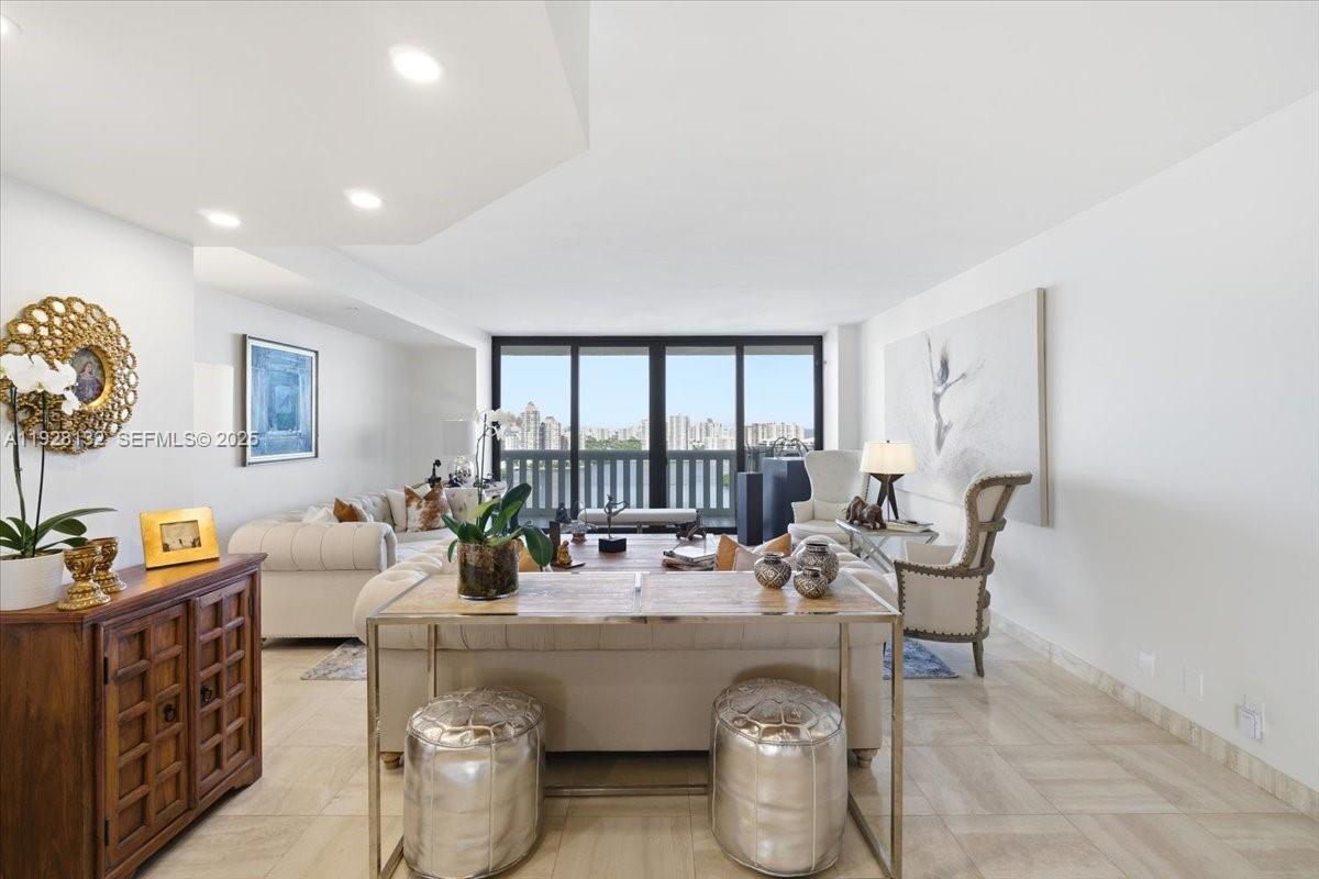 3000 ISL BLVD WILLIAMS IS - Residential