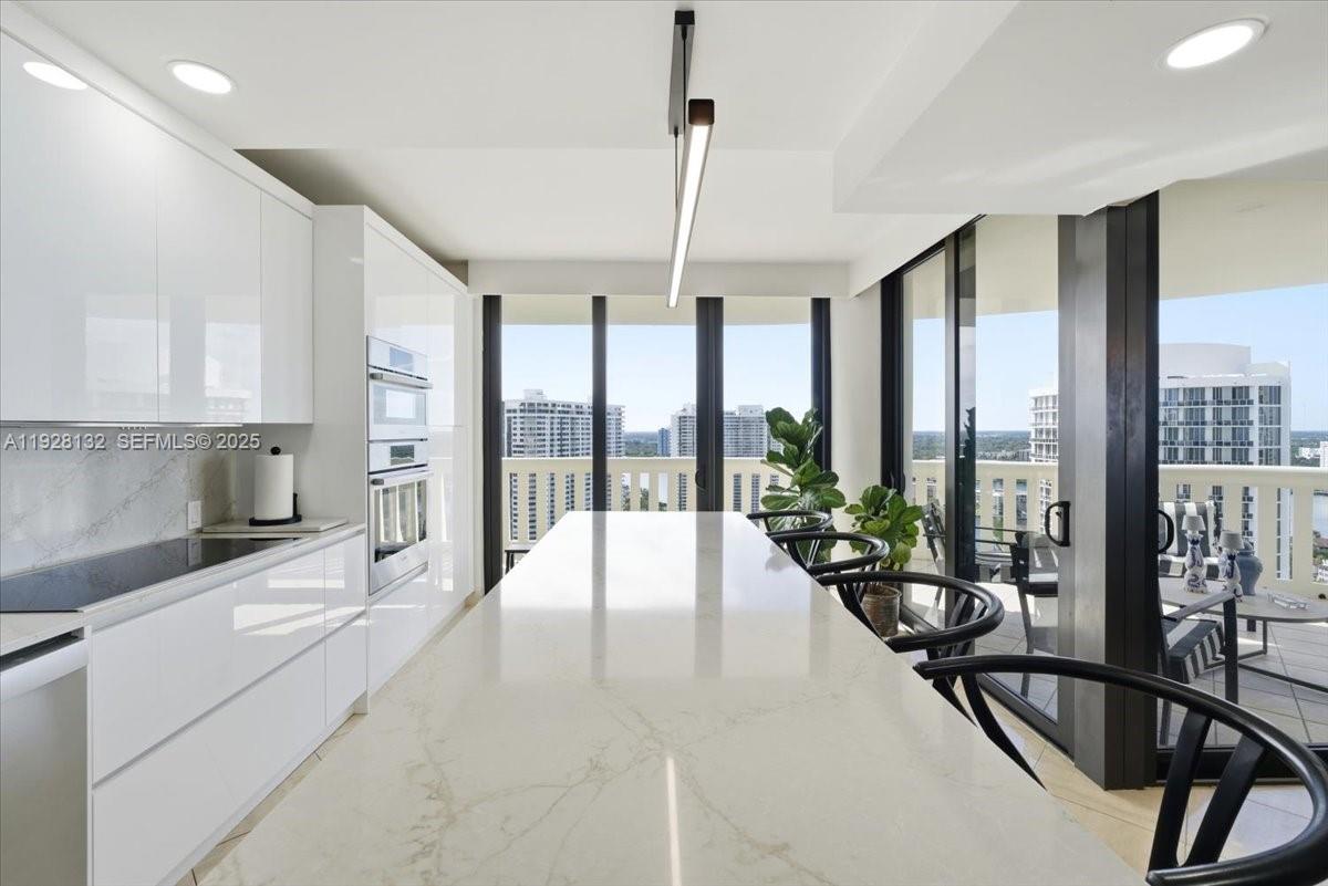 3000 ISL BLVD WILLIAMS IS - Residential