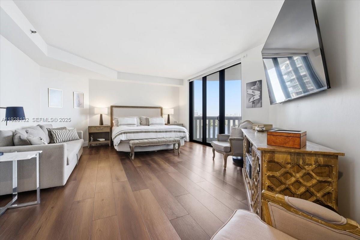 3000 ISL BLVD WILLIAMS IS - Residential