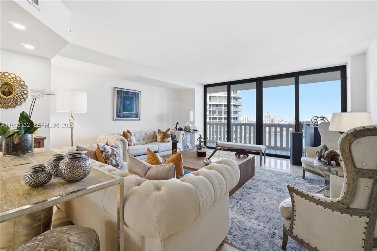 3000 ISL BLVD WILLIAMS IS - Residential