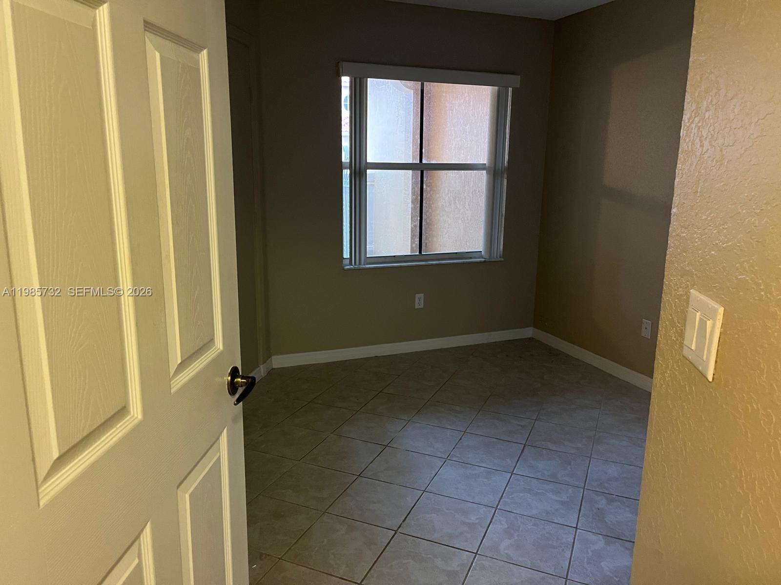 VILLAS AT HARBOR ISLES CO - Residential Lease