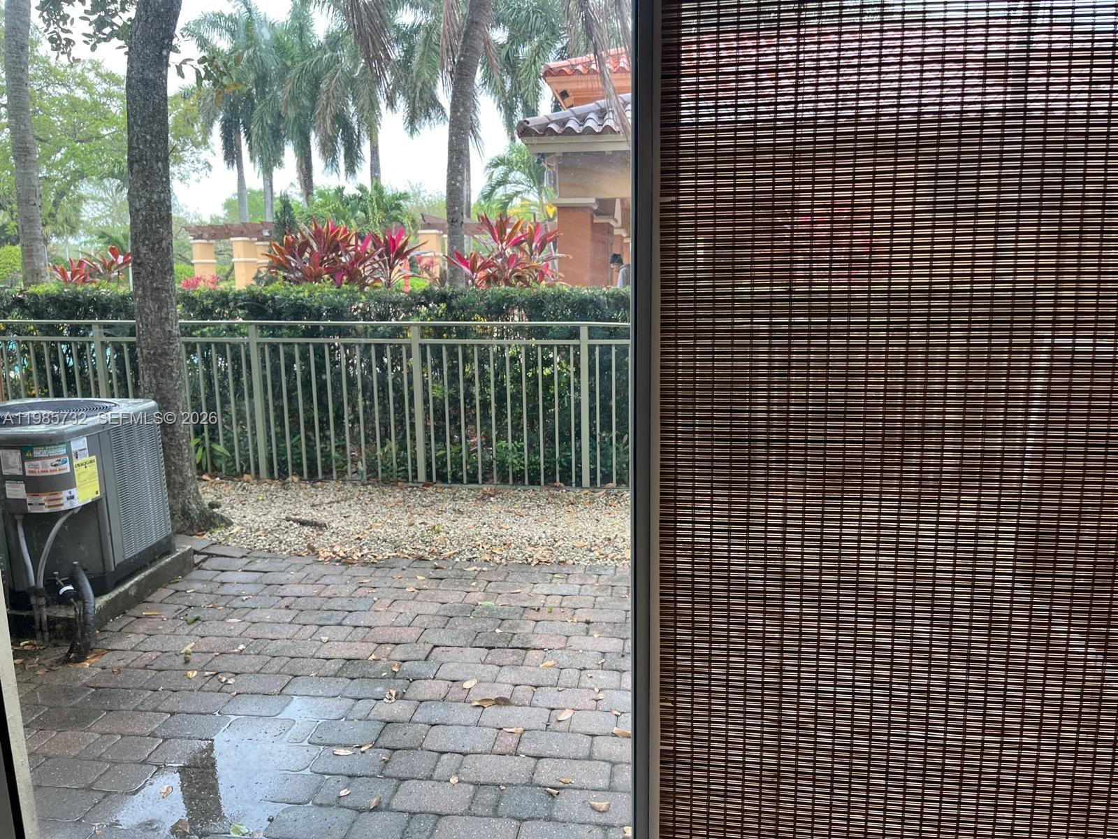 VILLAS AT HARBOR ISLES CO - Residential Lease