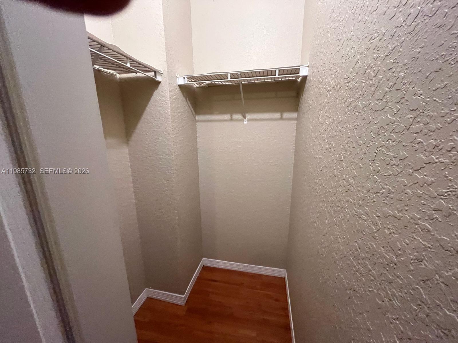 VILLAS AT HARBOR ISLES CO - Residential Lease