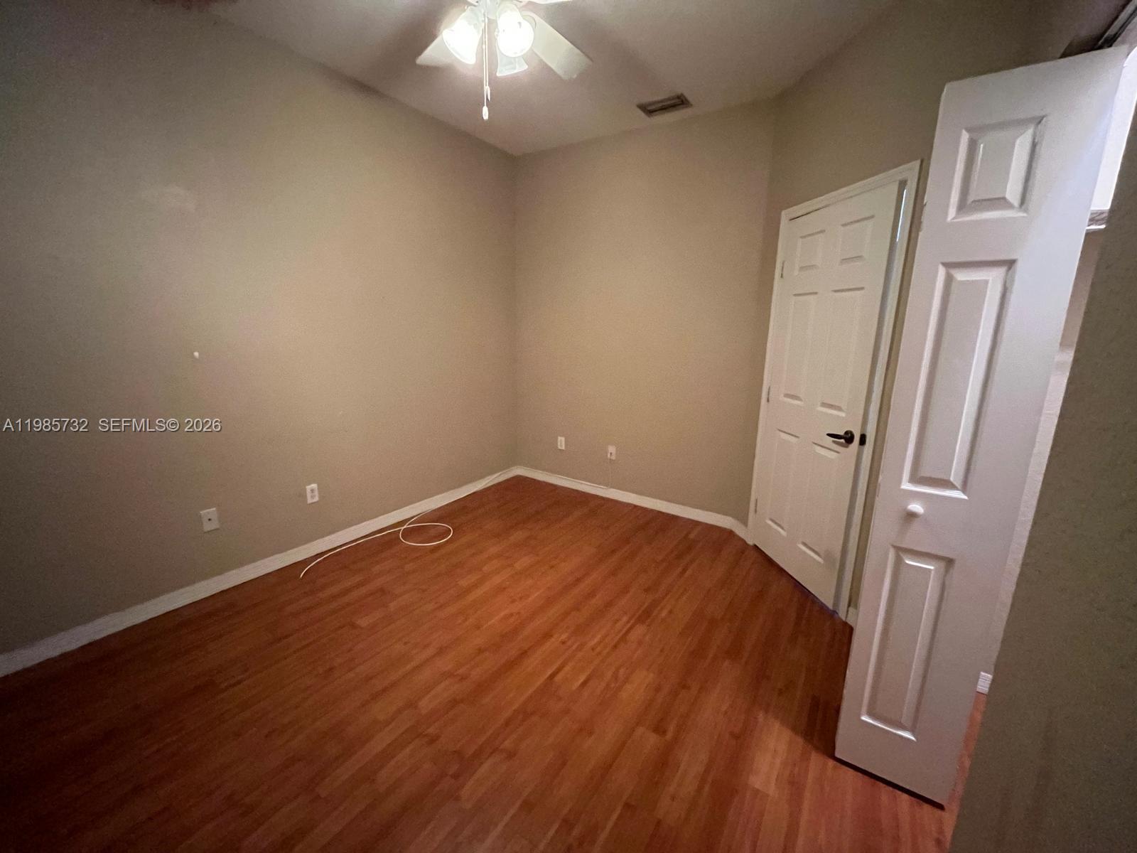 VILLAS AT HARBOR ISLES CO - Residential Lease