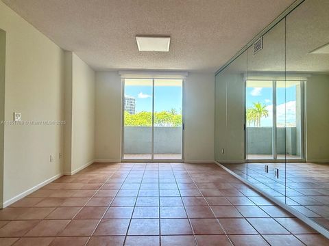 185 SE 14th Ter 906 Miami FL 33131