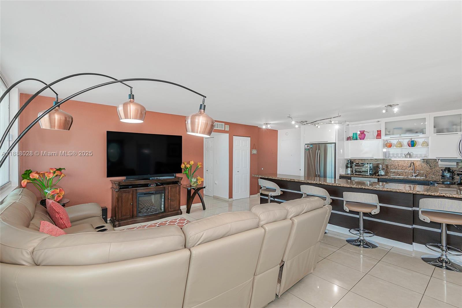BURLEIGH HOUSE CONDO - Residential
