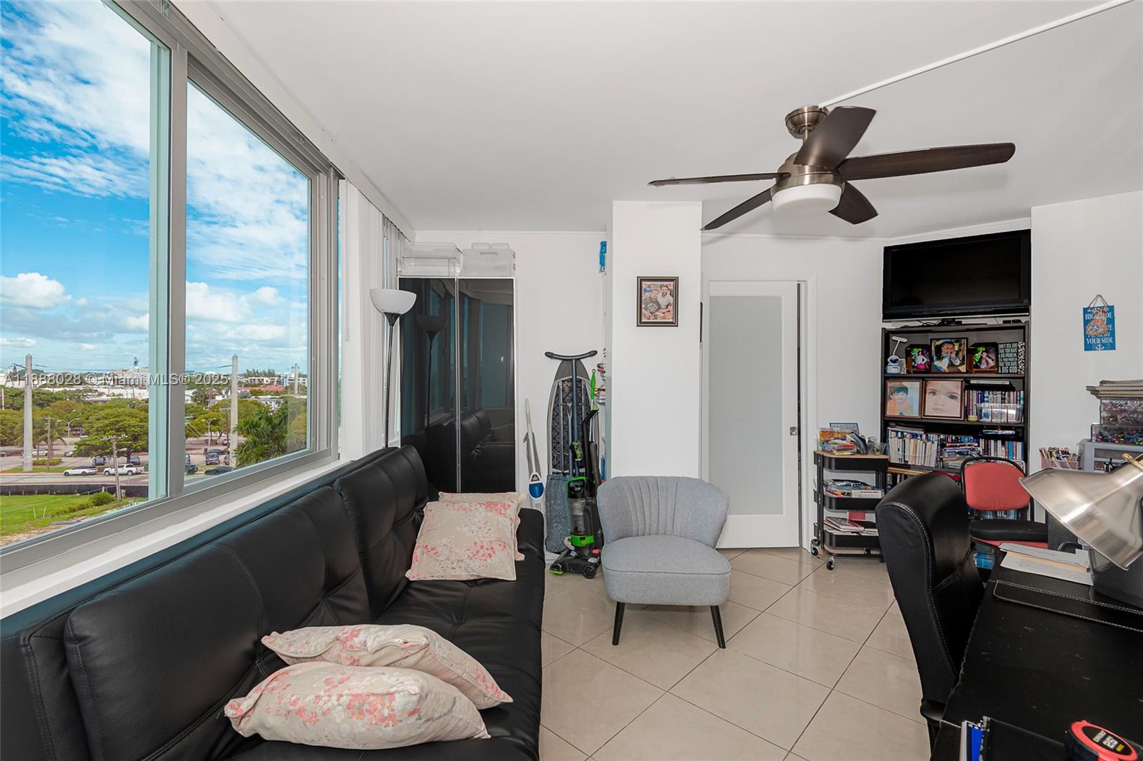 BURLEIGH HOUSE CONDO - Residential