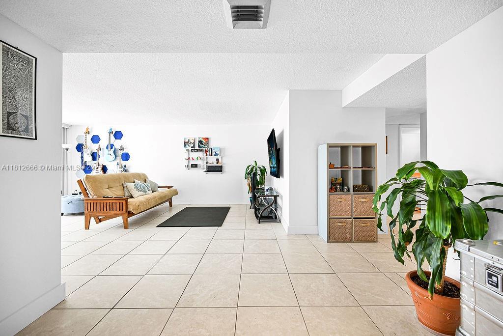 DEL PRADO MARINA - Residential