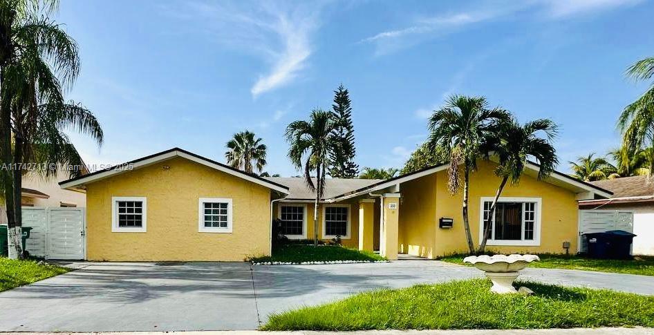 233 Ne 199th Ter, Miami, Broward County, Florida - 5 Bedrooms  
3 Bathrooms - 