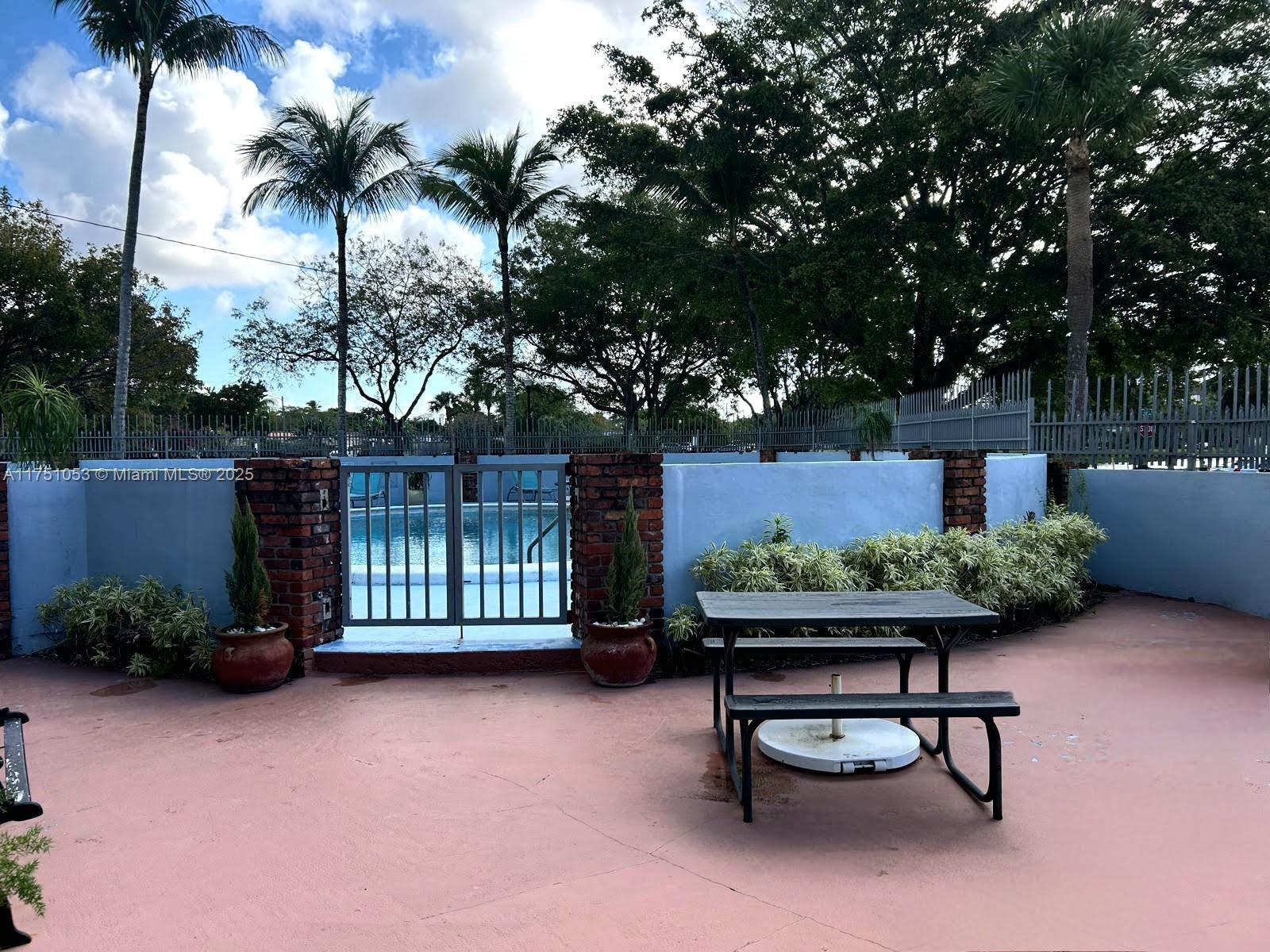 ANDOR PLAZA CONDO - Residential