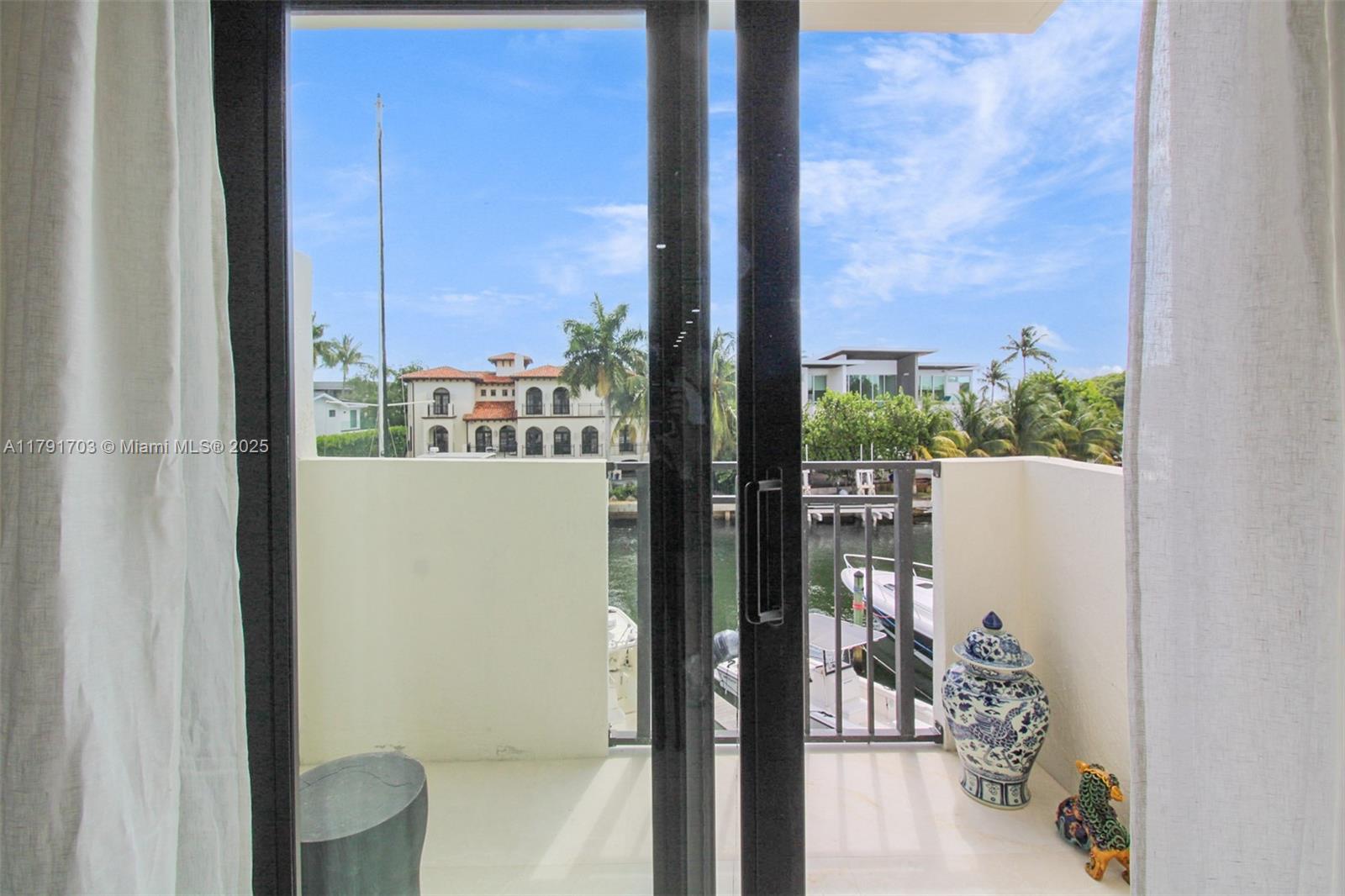GABLES HARBOUR CONDO APTS - Residential Lease