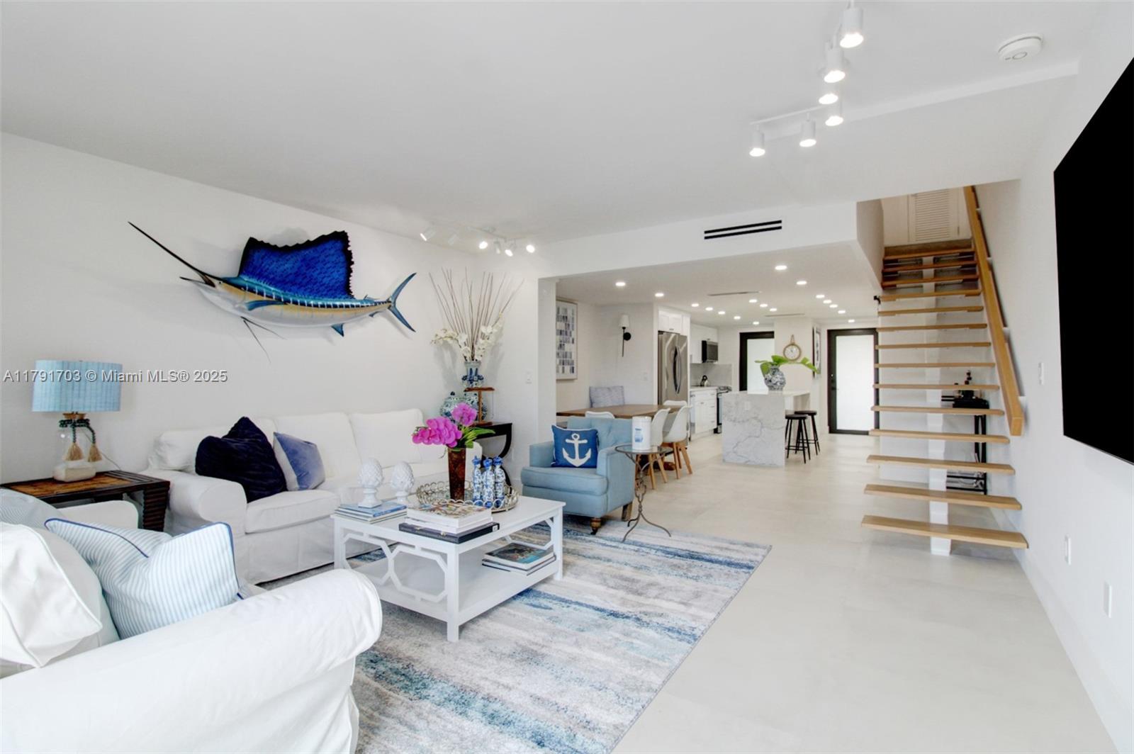 6901 Edgewater Dr 321
