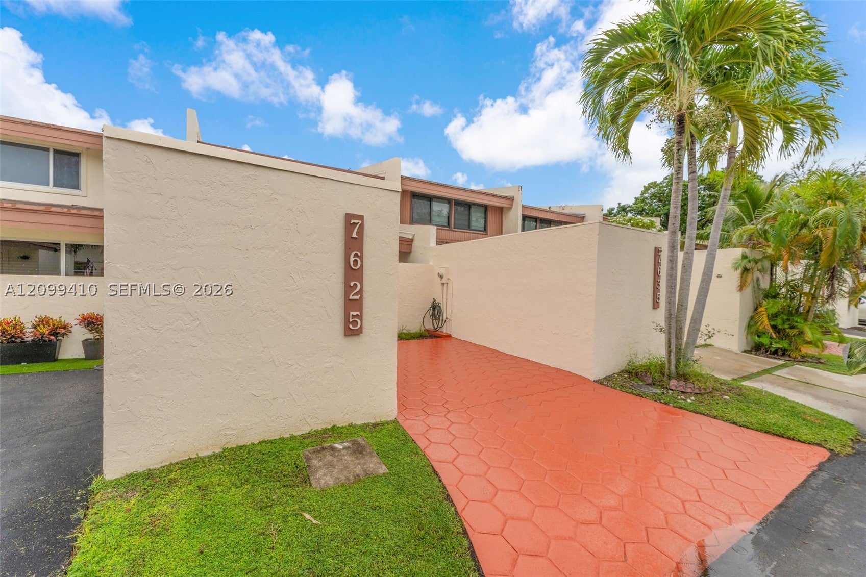 7625 SW 106th Ave