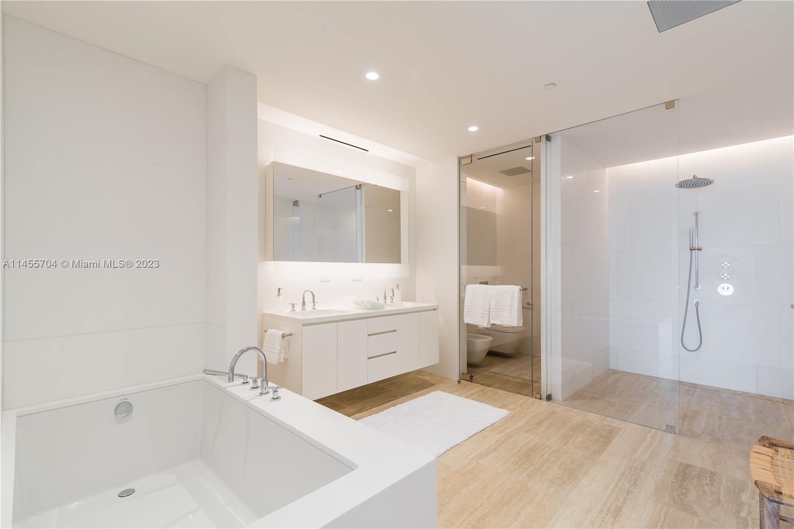 SURF CLUB CONDO - Residential