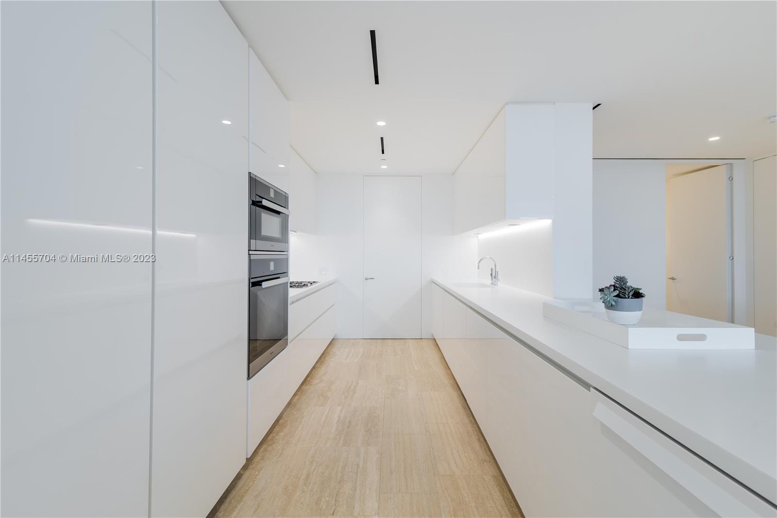 SURF CLUB CONDO - Residential