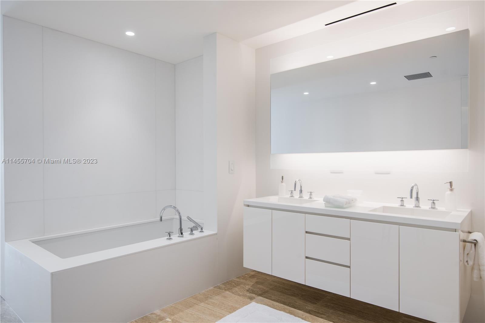 SURF CLUB CONDO - Residential