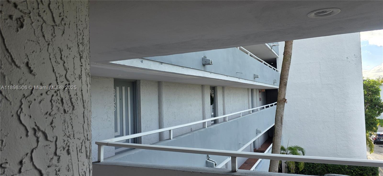 CRICKET CLUBHOUSE CONDO - Residential Lease