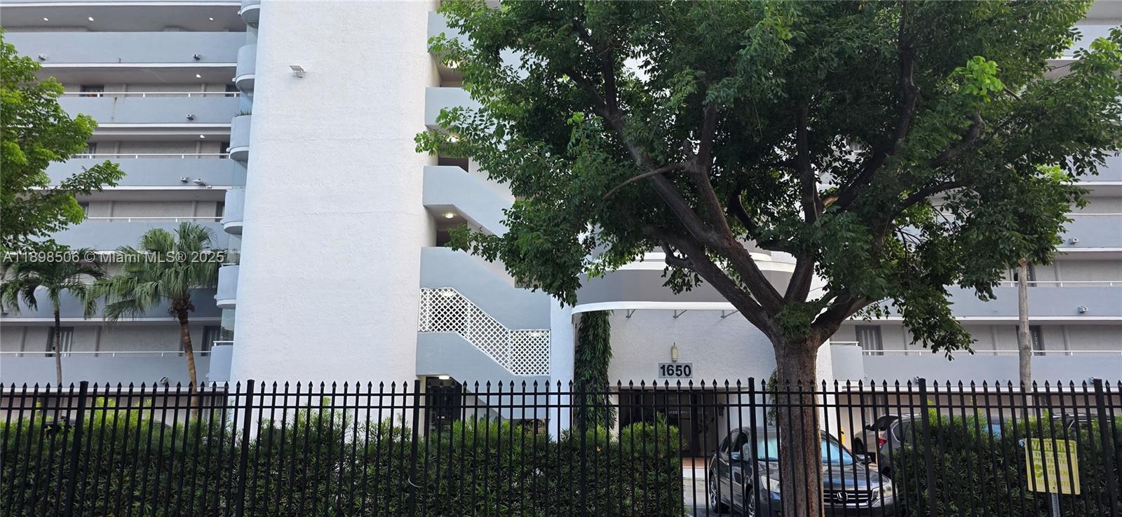 CRICKET CLUBHOUSE CONDO - Residential Lease