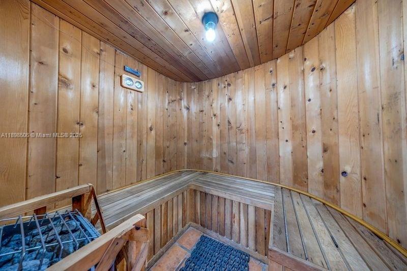 CRICKET CLUBHOUSE CONDO - Residential Lease