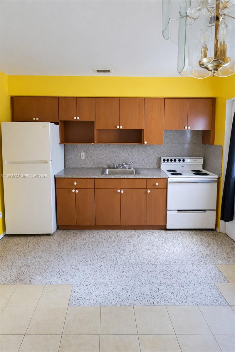 AIRLINE ESTATES UNIT 1 - Residential Income