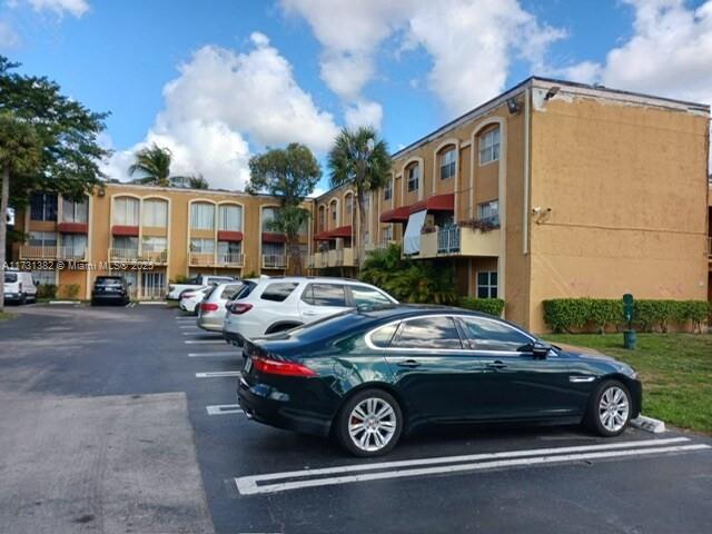 VENETIAN GARDENS AT COUNT - Residential