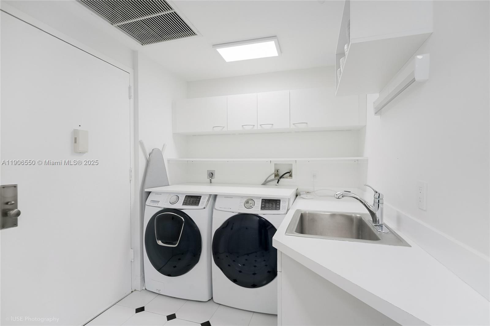 ONE ISLAND PLACE CONDO 1 - Residential