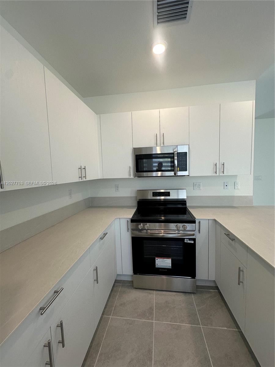 643 SE 15th St