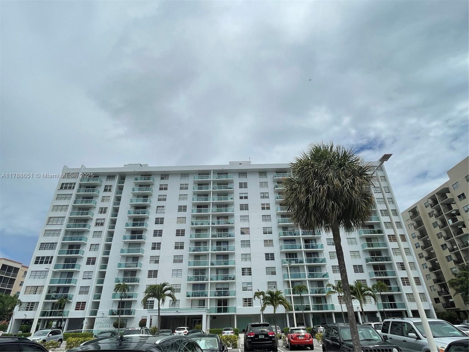 2841 NE 163rd St 703