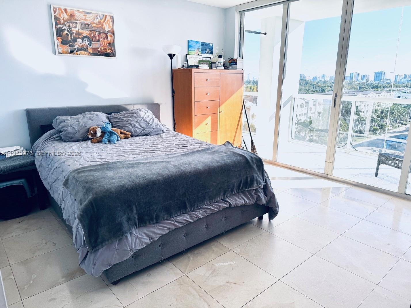 SUNSET HARBOUR NORTH COND - Residential