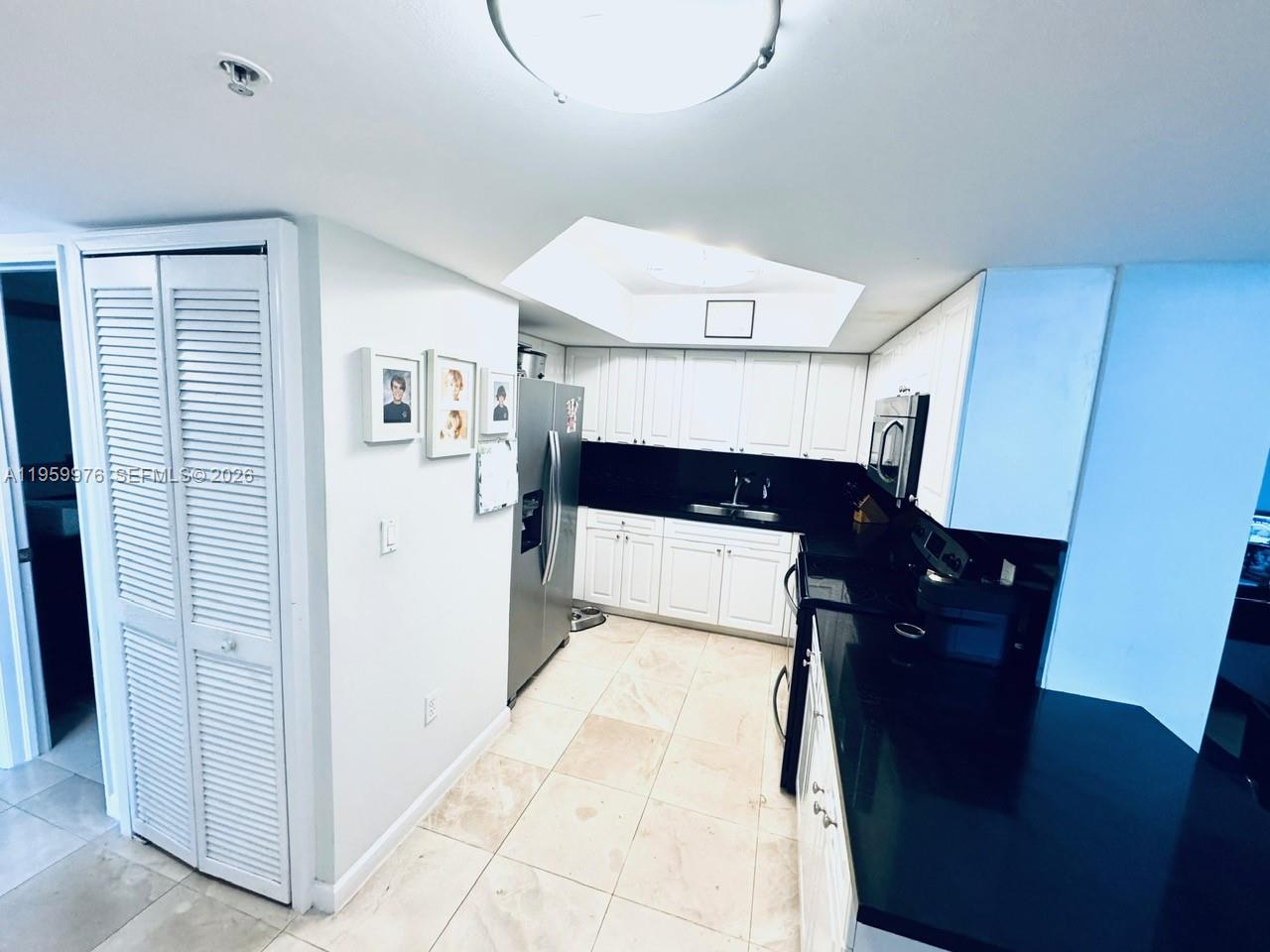 SUNSET HARBOUR NORTH COND - Residential