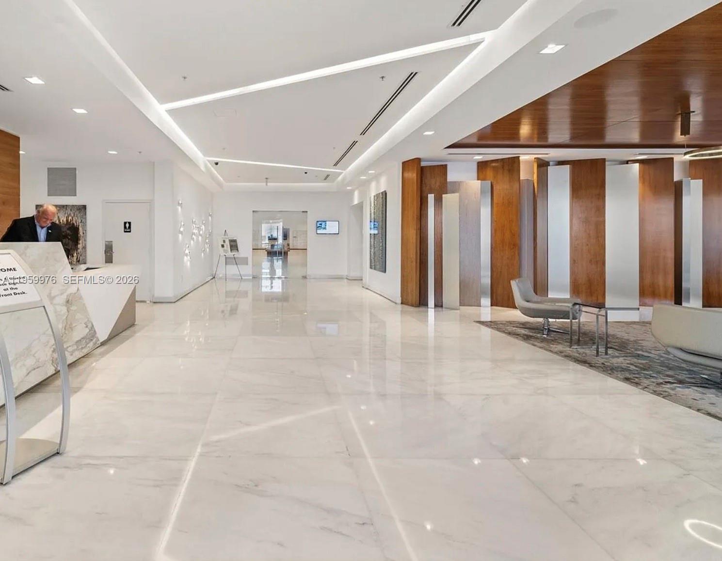 SUNSET HARBOUR NORTH COND - Residential