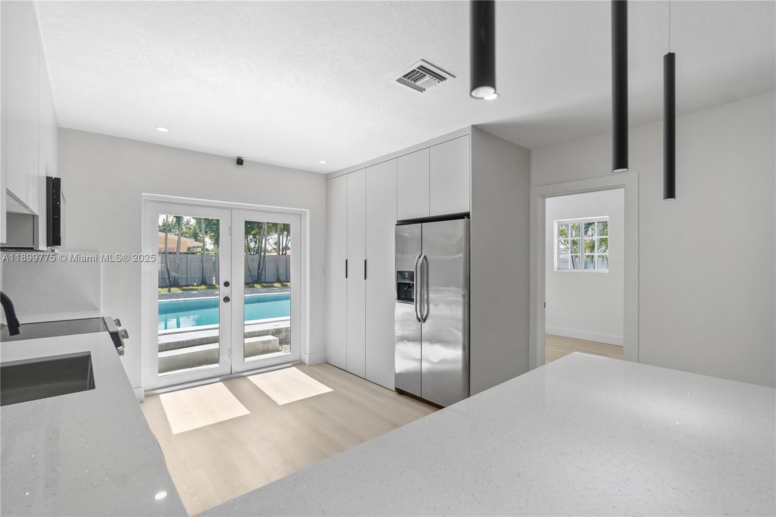 4TH AVE EXTENSION TO HIAL - Residential